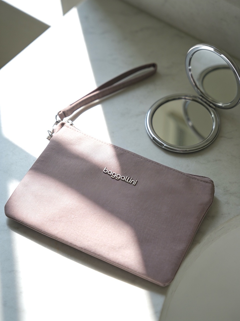 Baggallini RFID Convertible Crossbody Wristlet Wallet Bag